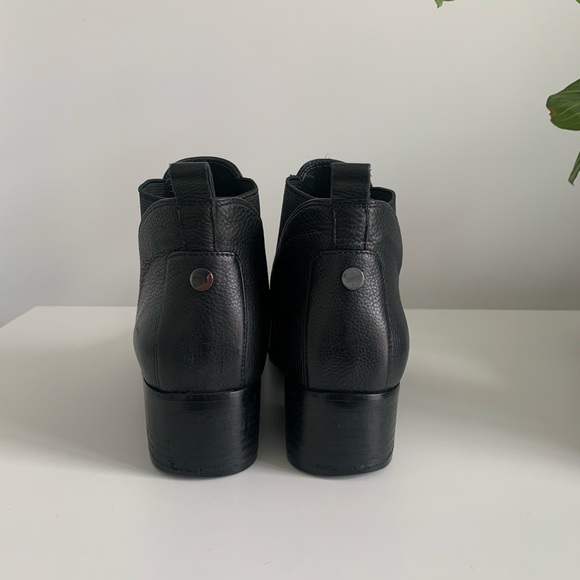 Marc Fisher Pointed Toe Chelsea Boot, Black Leather, Womens Size 8 M - Picture 3 of 9